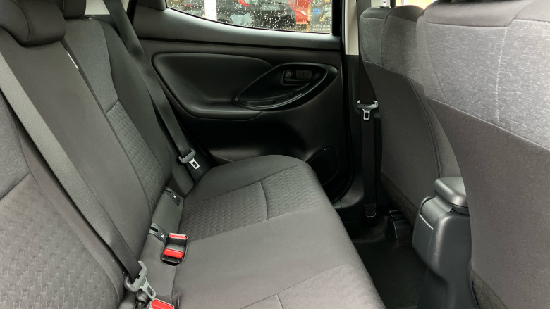 Toyota Yaris 1.5 Hybrid Design 5dr CVT Hybrid Hatchback